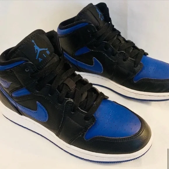 Jordan 1 Mid ‘Black Hyper Royal